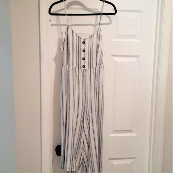 Flowy Jumpsuit - Picture 4 of 7